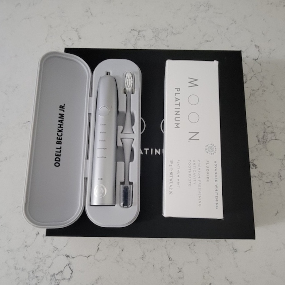 MOON Electric Toothbrush x Odell Beckham Collab Gift Set